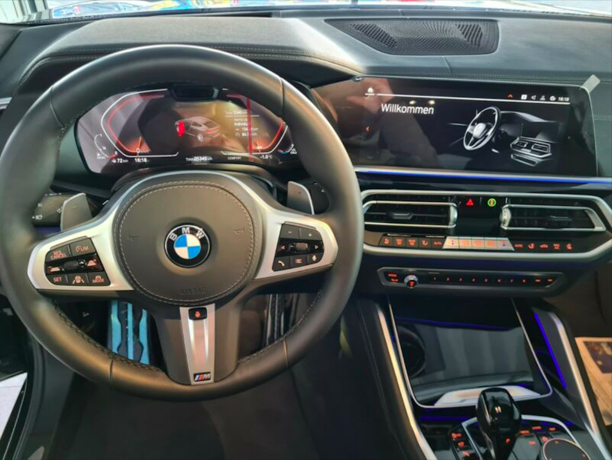 BMW X6 30d xDrive Mpaket | předváděcí auto skladem | super cena | černá metalíza | online nákup | autoibuy.com